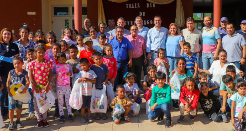 La comunidad educativa formoseña reparte juguetes en todas las escuelas por el día de Reyes