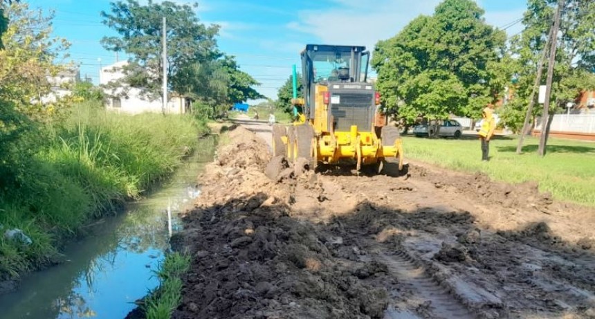 Activa intervención de la comuna para la recomposición de calles en barrios