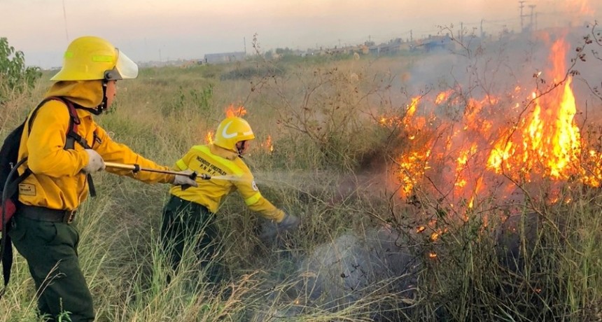 Brindan recomendaciones para prevenir incendios y evitar entrar a espejos de agua