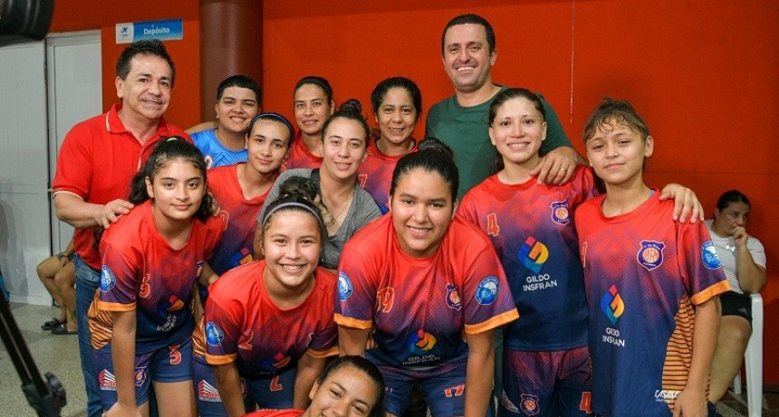 Eber Solís participó del primer encuentro de Futsal Femenino del año