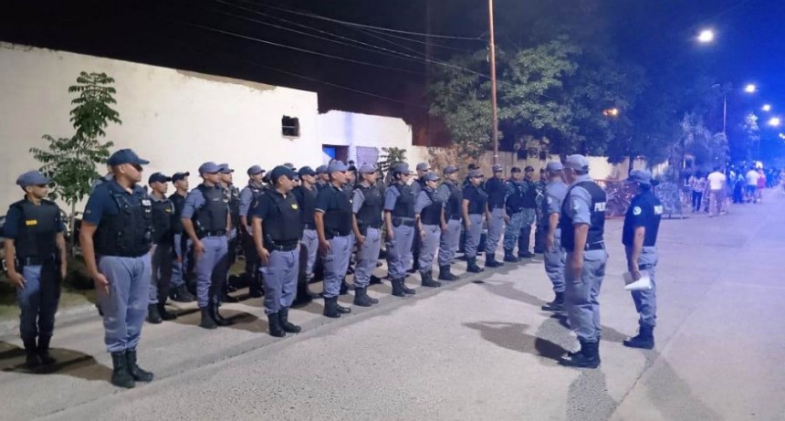 Un hombre atacó con un machete a policías y terminó detenido
