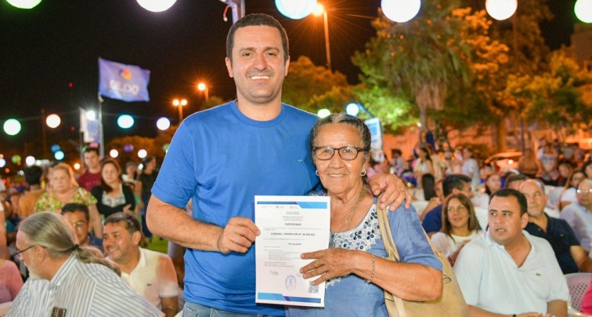Eber Wilson Solís entregó certificados a 600 egresados de las Capacitaciones Comunitarias Formosa