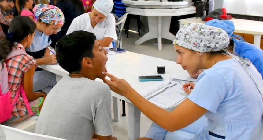 Enseñan a cuidar la salud bucodental en las colonias de vacaciones