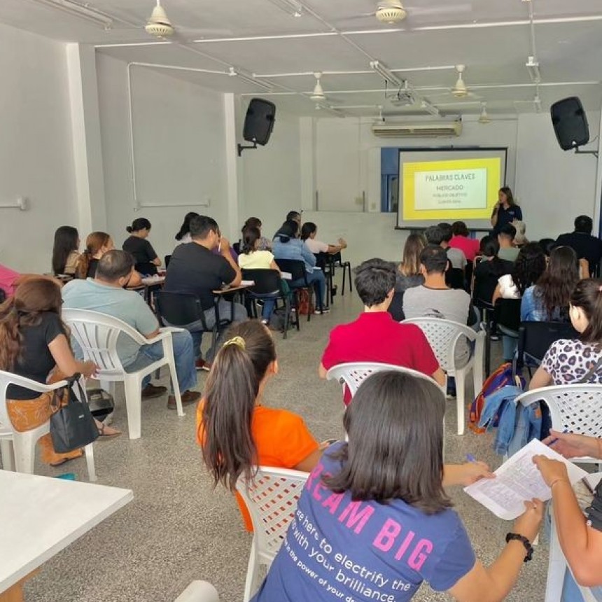Inició el taller “Construyendo las redes de tu emprendimiento”
