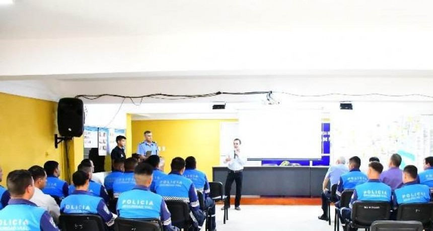 Capacitación para efectivos policiales de la Dirección General Policía de Seguridad Vial