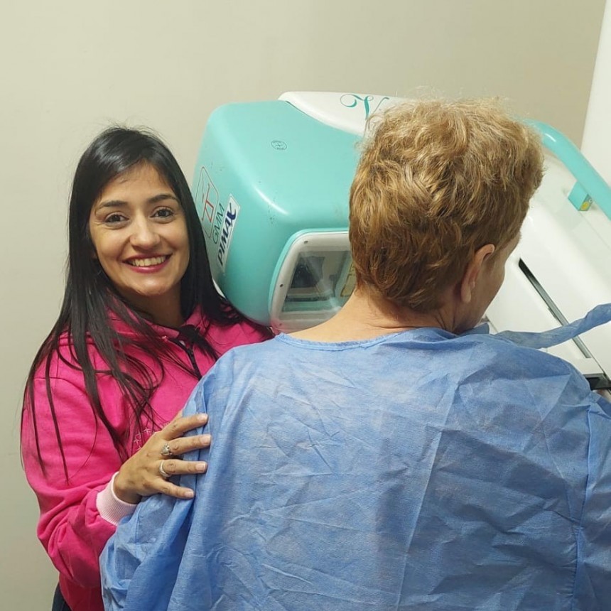 Prevención del cáncer de mama: camión sanitario recorre el interior provincial