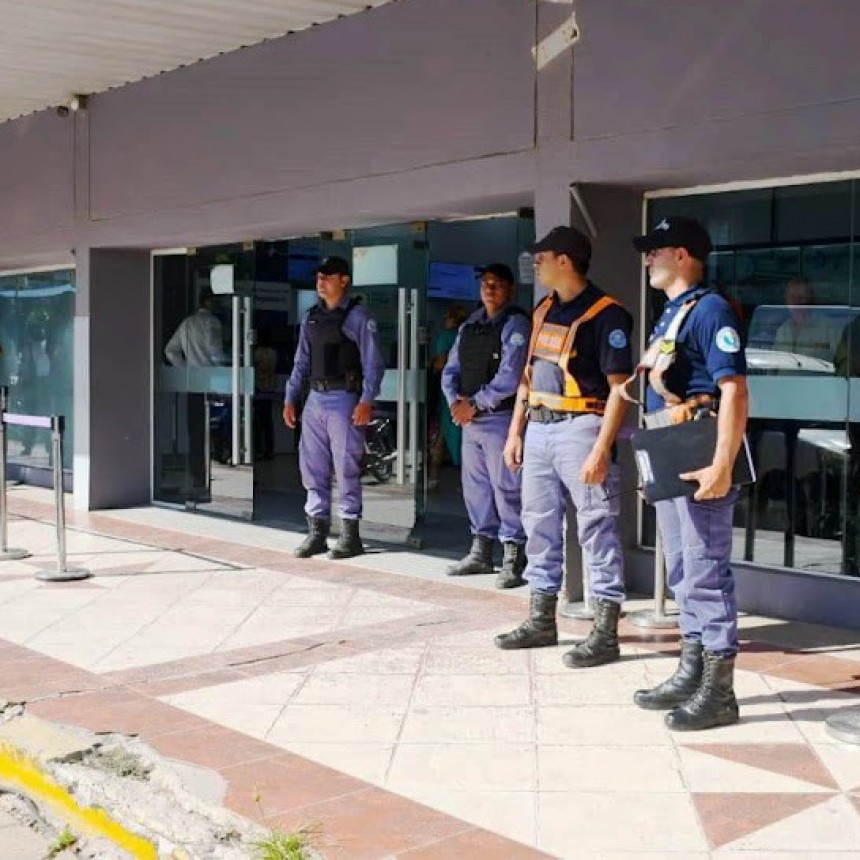 Se puso en marcha un amplio operativo policial en inmediaciones a los bancos y cajeros automáticos