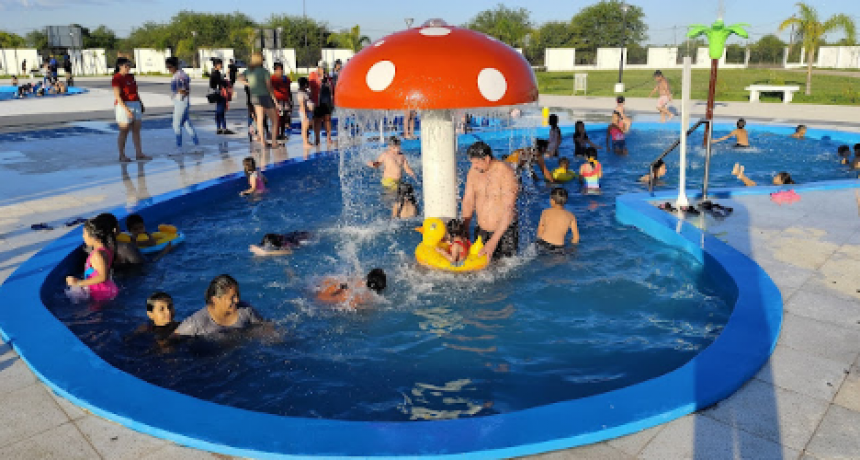Las Lomitas: Más de 500 personas disfrutaron del parque acuático este sábado