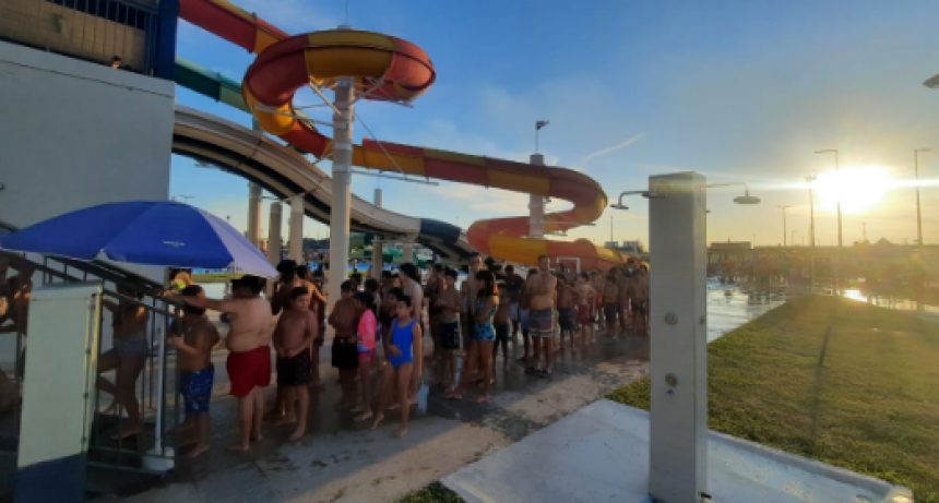 El Parque Acuático batió un récord: Más de 18 mil personas lo disfrutaron este domingo