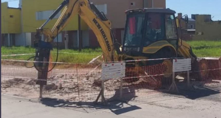 LA MUNICIPALIDAD AVANZA CON SU PROGRAMA DE RECUPERACIÓN DE ARTERIAS ASFALTADAS EN TODA LA CIUDAD