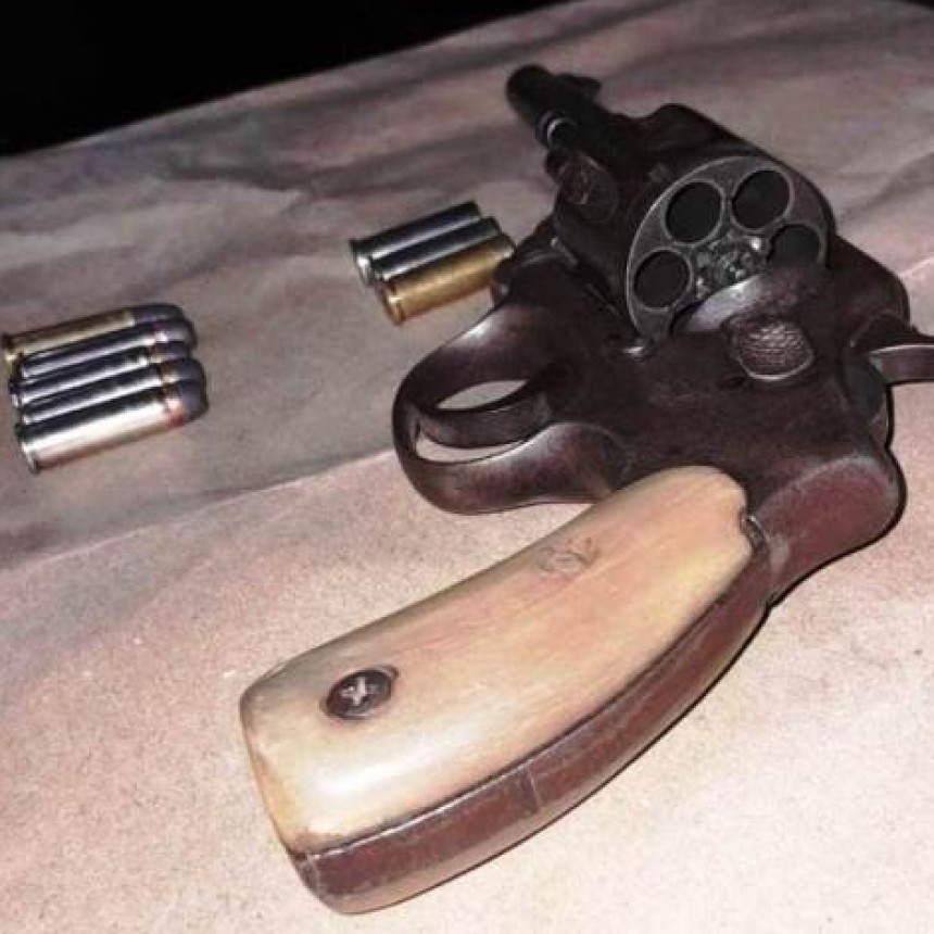 La Policía detuvo a dos hombres que amenazaron a sus parejas con armas de fuego en las localidades de Clorinda y General Belgrano