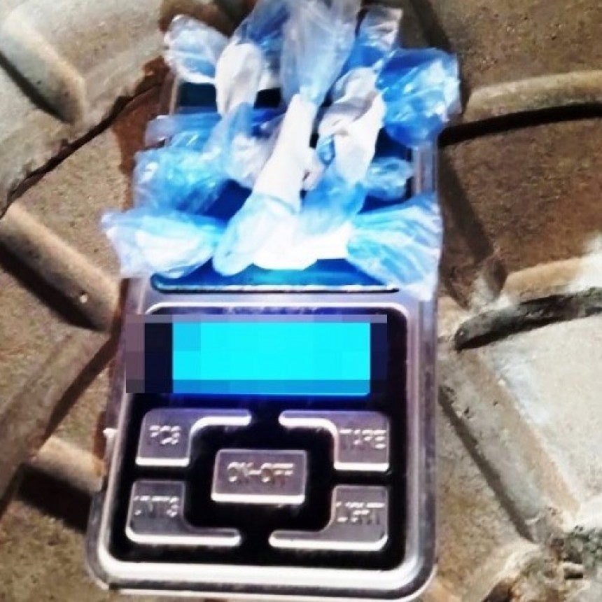 La Policía secuestró siete envoltorios de cocaína y una de marihuana