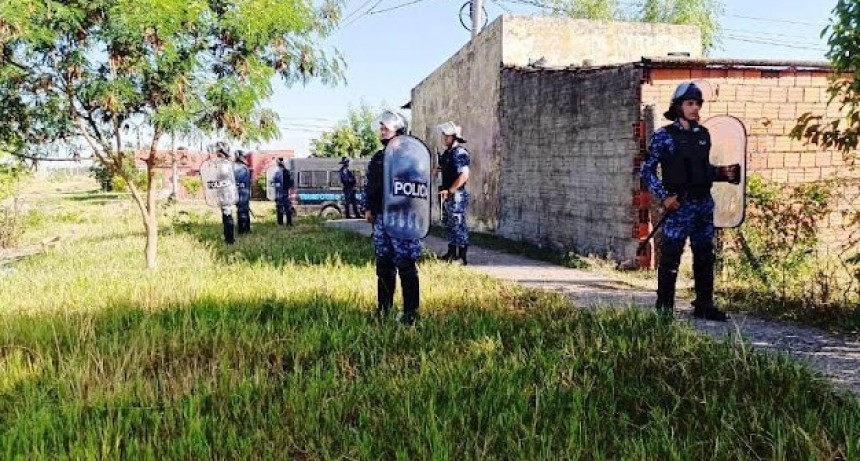 Recuperan bienes y detienen a tres personas en el barrio Lote 111