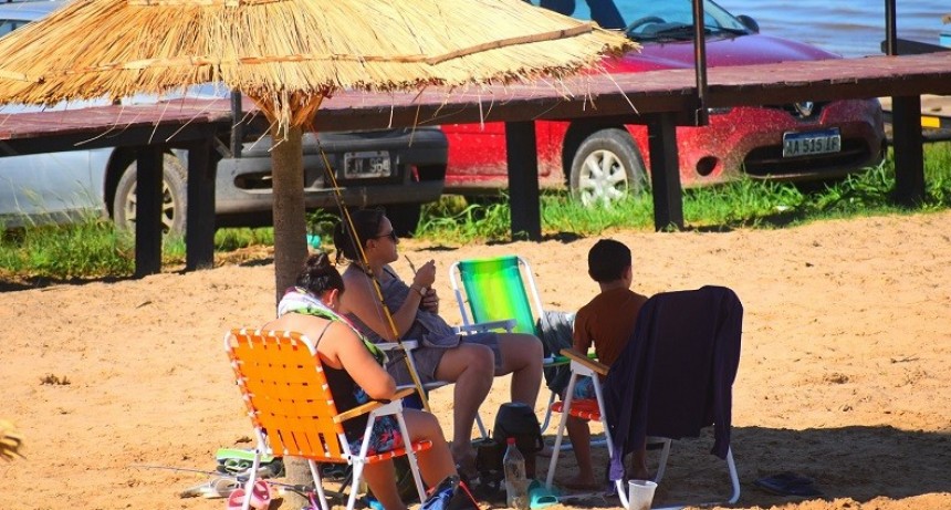 Herradura, a pleno este domingo con la playa, el Mercado Comunitario de Emprendedores y un festival musical