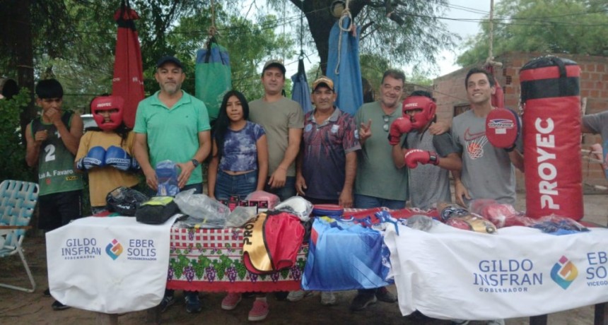 El Gobierno de Formosa entregó elementos deportivos a una escuela de box de Las Lomitas