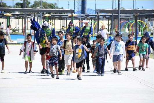 El Parque Acuático “17 de Octubre” puso en marcha su sexta temporada de colonias de vacaciones