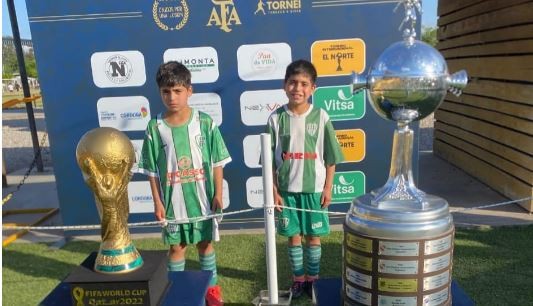 “Esta oportunidad les cambió la vida”: la historia de dos gemelos juarenses que cumplen su sueño en Córdoba