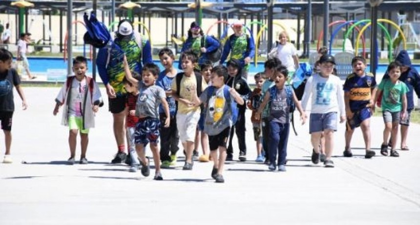 El Parque Acuático “17 de Octubre” puso en marcha su sexta temporada de colonias de vacaciones