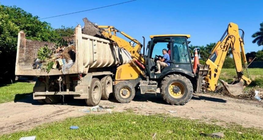 LA MUNICIPALIDAD CONTINÚA CON OPERATIVOS DE LIMPIEZA Y RECOLECCIÓN EN BARRIOS DE LA CIUDAD