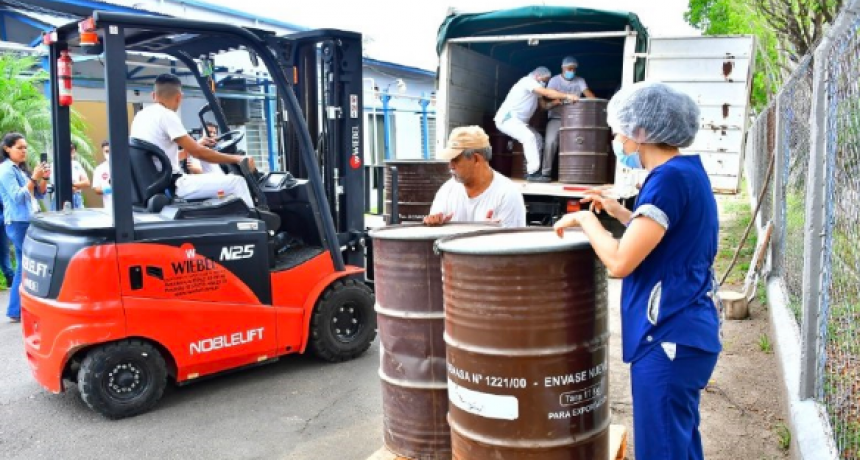 Paipperos del oeste entregaron 5 mil kilos de harina de algarroba a Nutrifor