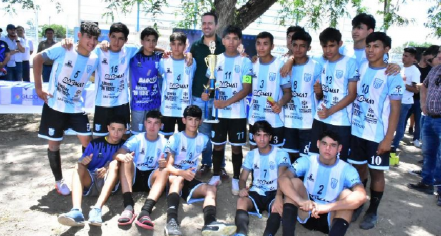 Eber Solís acompañó el torneo Internacional Hermandad