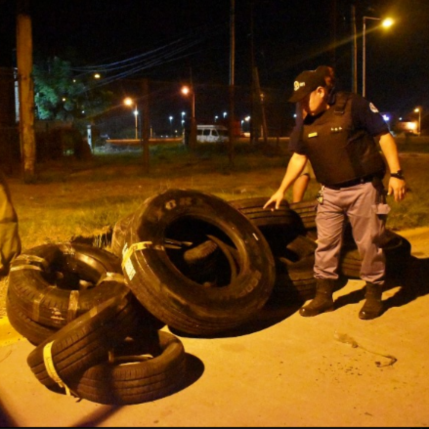 Demoraron a un hombre con cubiertas de contrabando