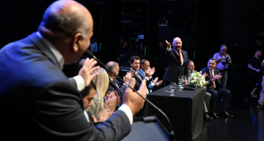 Insfrán acompañó a Juan Manzur en su acto de reasunción como gobernador de Tucumán