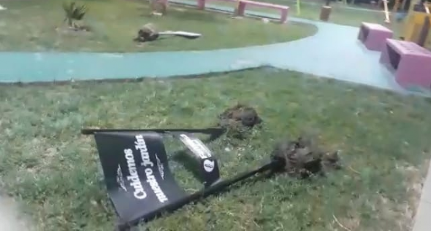 La Municipalidad realizó denuncia ante actos vandálicos en plaza del barrio Bernardino Rivadavia