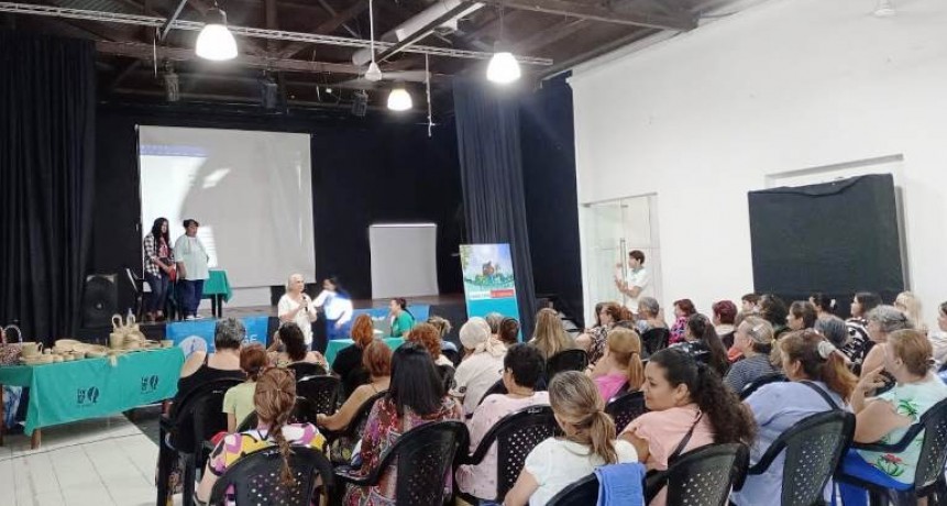 Se realizó el “Taller de Tejido Artesanal de la Fibra de Palma de Carandillo”