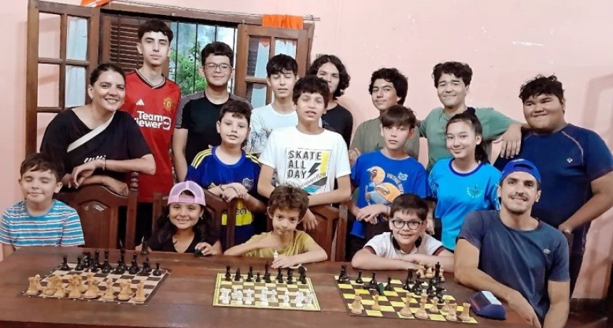Jóvenes de la Escuela de Ajedrez del barrio San Francisco representan a la provincia en diferentes campeonatos