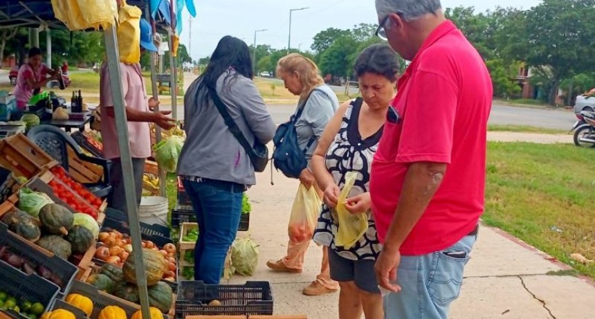 “El Mercado en tu ciudad”: Vecinos de la Jurisdicción Cinco aprovecharon ofertas en frutas, verduras y artesanías