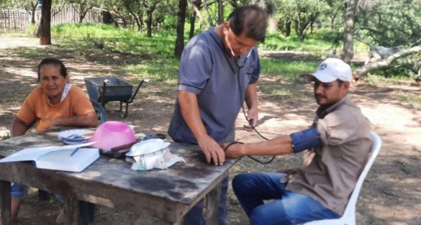 Brindan atenciones integrales de salud a las familias autoevacuadas por la creciente del Bañado La Estrella