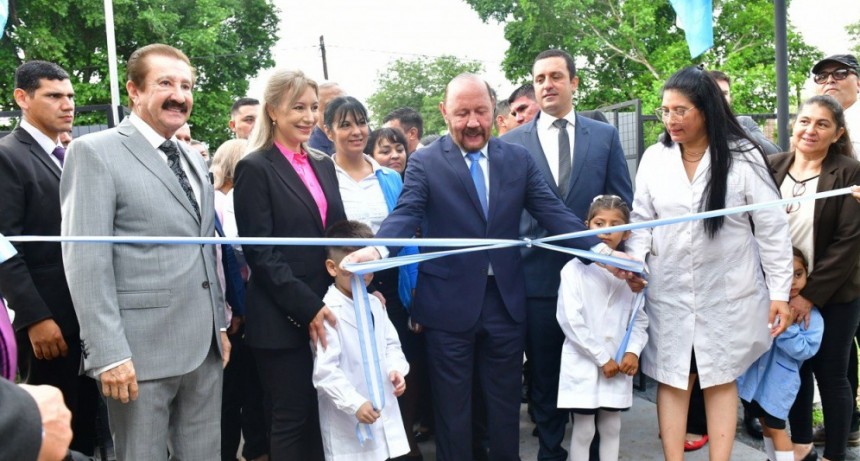 El gobernador Insfrán inauguró tres unidades educativas en Km 100 y dio inicio al ciclo lectivo 2024