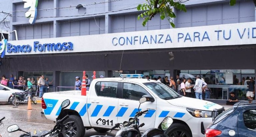 La Policía despliega un amplio operativo en inmediaciones a bancos y cajeros automáticos