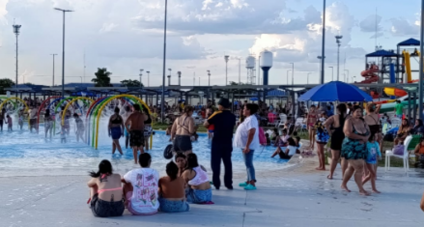 Fin de semana de disfrute en el Parque Acuático 17 de Octubre