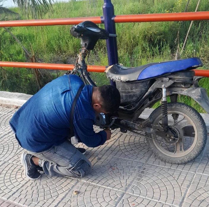 Hubo detenciones y secuestros de cocaína, una moto y una computadora