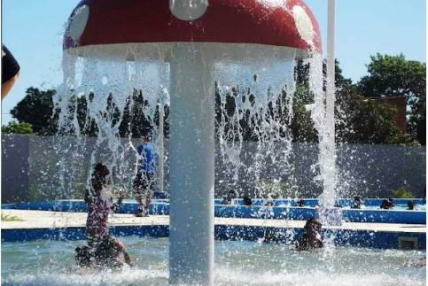Tres Lagunas disfruta del verano en las instalaciones de su flamante pileta municipal