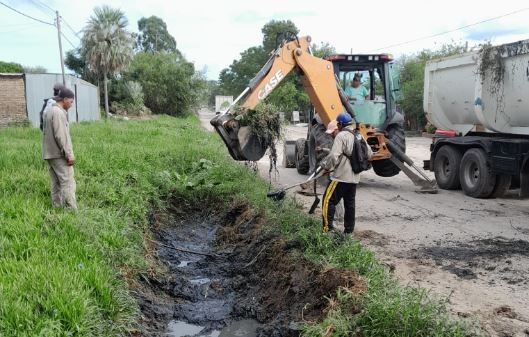 La Municipalidad trabajó en varios sectores de la ciudad con el mantenimiento de calles y limpieza integral