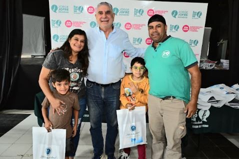 La Municipalidad y el SUTRAMUF entregaron kits de útiles escolares para hijos de trabajadores comunales