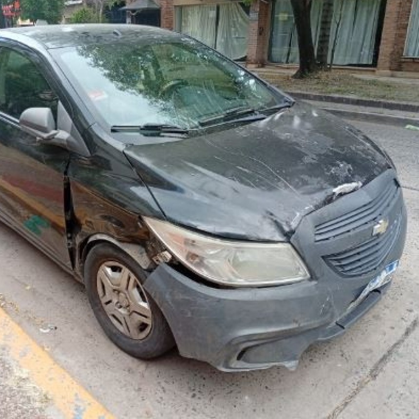 Detuvieron al sujeto que choc&oacute; con su auto a varios veh&iacute;culos y se dio a la fuga