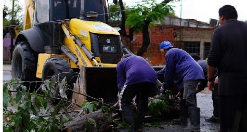La Municipalidad trabaj&oacute; en distintos sectores tras el temporal del jueves y reforz&oacute; limpieza de desag&uuml;es ante pron&oacute;stico de lluvias