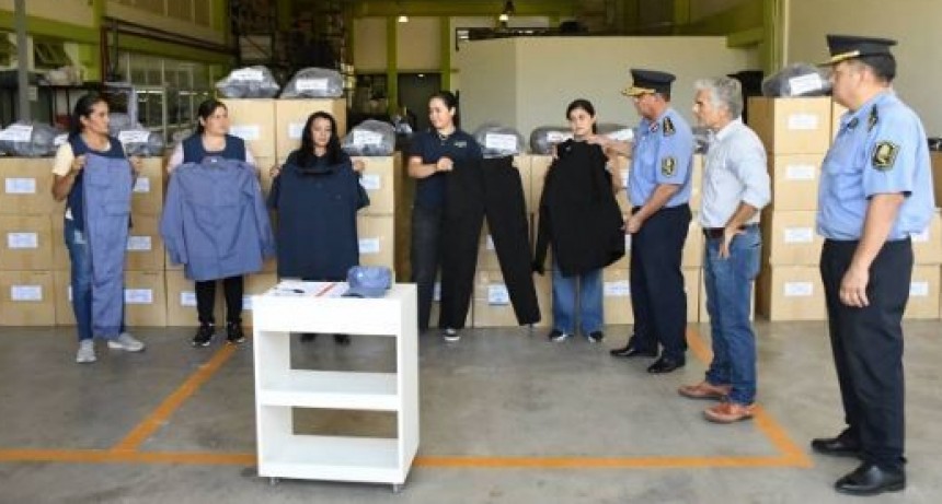 El Programa Fontex realiz&oacute; una nueva entrega de uniformes policiales