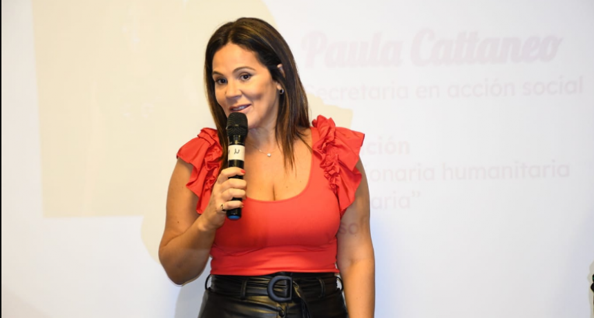 La secretaria de Acción Social de la Municipalidad, Paula Cattáneo recibió el premio “Mujer Destacada” a nivel nacional