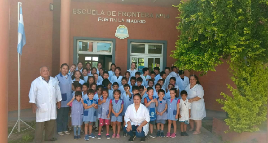 El gobernador Insfrán recordó a las Escuelas de Frontera en su día
