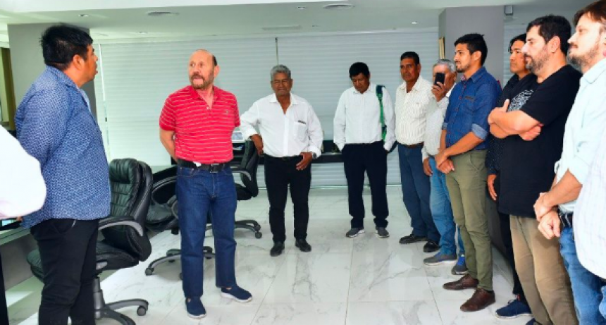 Insfrán se reunió con referentes de comunidades que se beneficiarán con el Acueducto Clorinda-General Güemes