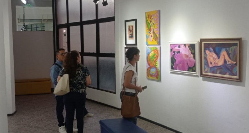 Inauguraron la primera muestra de arte del año en la Galería del Teatro de la Ciudad