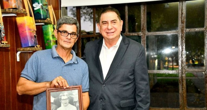 El intendente Jofré asistió a la apertura de la muestra referida a la primera intendenta de la ciudad