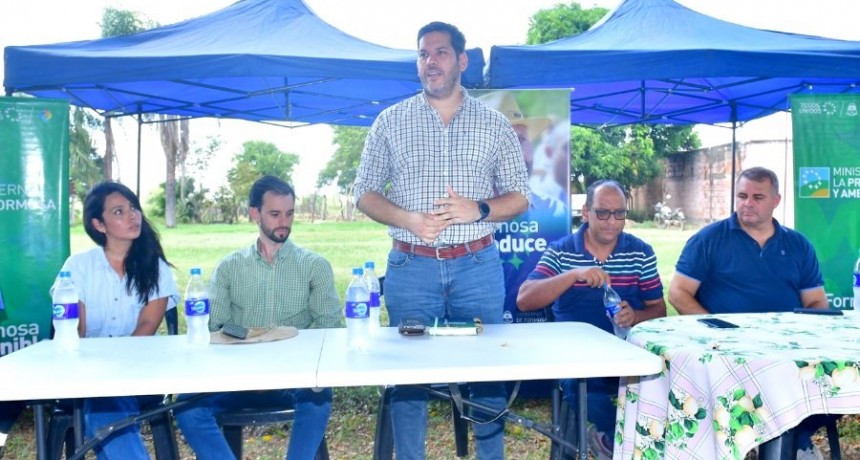 El Ministerio de Producción realizó una jornada de tomateros para fortalecer el sector