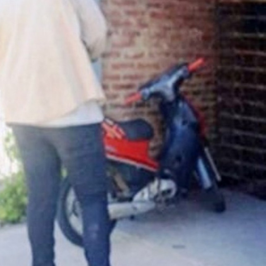 Dos sujetos intentaron sustraer una moto en el barrio Santa Rosa y fueron detenidos
