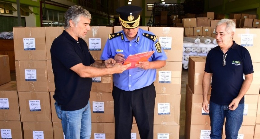 FONTEX realizó la primera entrega de uniformes del año a la Policía de Formosa